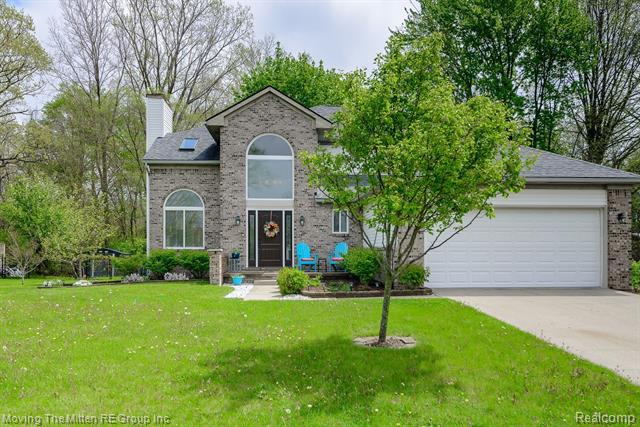front view picture of 7231 Amanda Dr, Belleville, MI. 48111