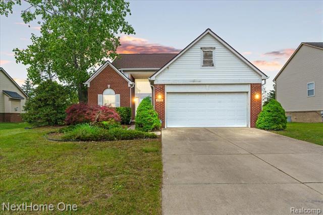front view picture of 43379 Daniel Dr, Belleville, MI. 48111