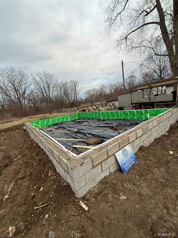 front view picture of 6775 Merriman, Romulus, MI. 48174