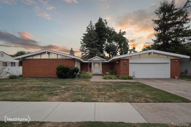 front view picture of 9445 Washington, Romulus, MI. 48174