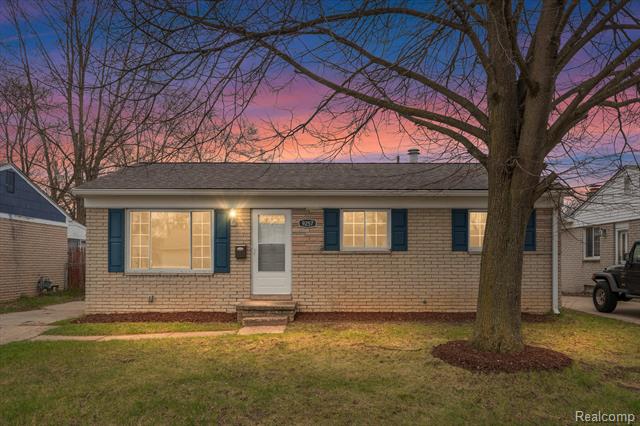 front view picture of 9257 Washington, Romulus, MI. 48174