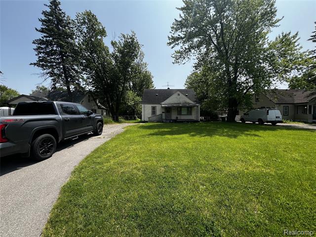 front view picture of 31707 Ecorse, Romulus, MI. 48174