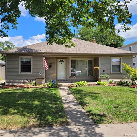 front view picture of 5863 West Point, Taylor, MI. 48180