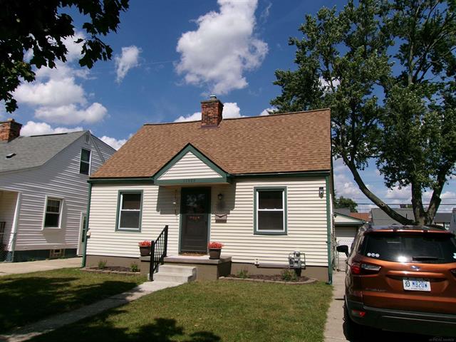 front view picture of 33988 Currier St, Wayne, MI. 48184