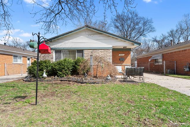 front view picture of 5895 Balfour, Allen Park, MI. 48101