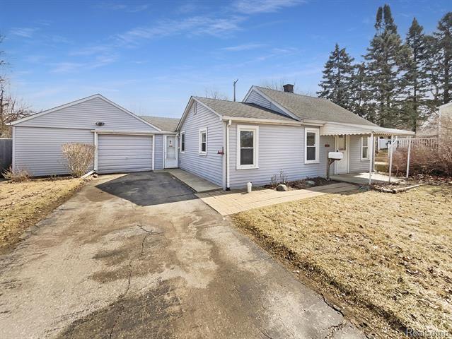 front view picture of 5309 Williams St, Wayne, MI. 48184