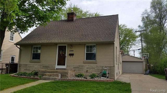 front view picture of 33940 Richard St, Wayne, MI. 48184
