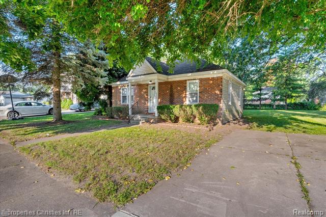 front view picture of 6028 Edmund, Romulus, MI. 48174