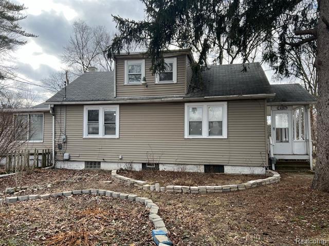 front view picture of 24067 Sargent Ave, Southfield, MI. 48033