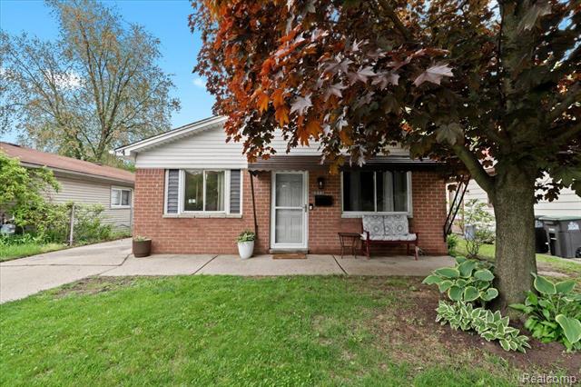 front view picture of 6073 Troy, Taylor, MI. 48180