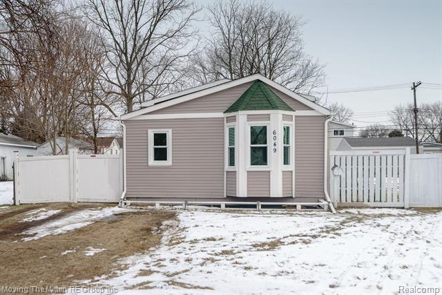 front view picture of 6049 Michael, Taylor, MI. 48180
