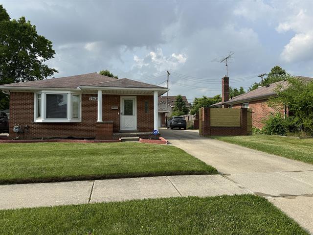 front view picture of 29635 Julius, Westland, MI. 48186