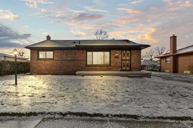 front view picture of 29441 Hanover, Westland, MI. 48186
