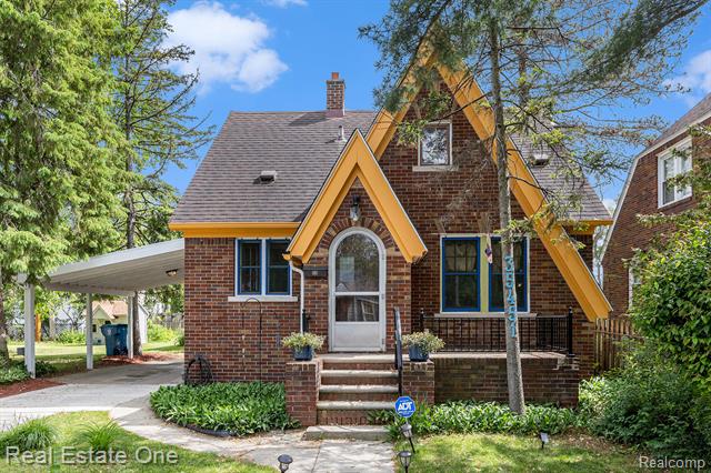 front view picture of 35451 John St, Wayne, MI. 48184
