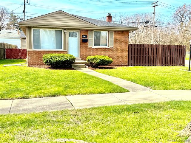 front view picture of 5602 Madison, Dearborn Heights, MI. 48125