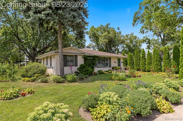 front view picture of 5648 Hipp, Dearborn Heights, MI. 48125