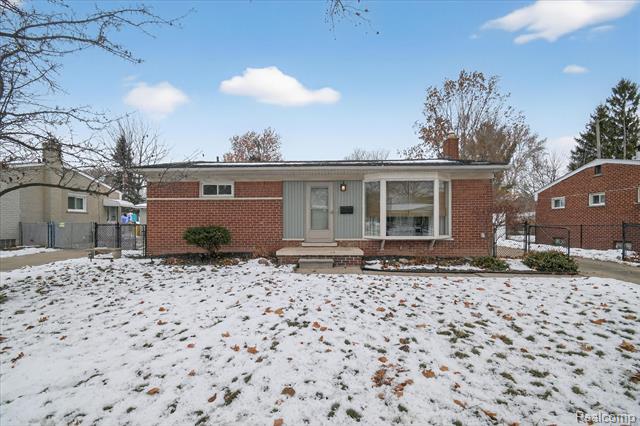 front view picture of 22856 S Brookside, Dearborn Heights, MI. 48125