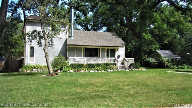 front view picture of 22530 Power Rd, Farmington, MI. 48336