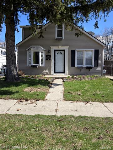 front view picture of 5343 Hipp, Dearborn Heights, MI. 48125