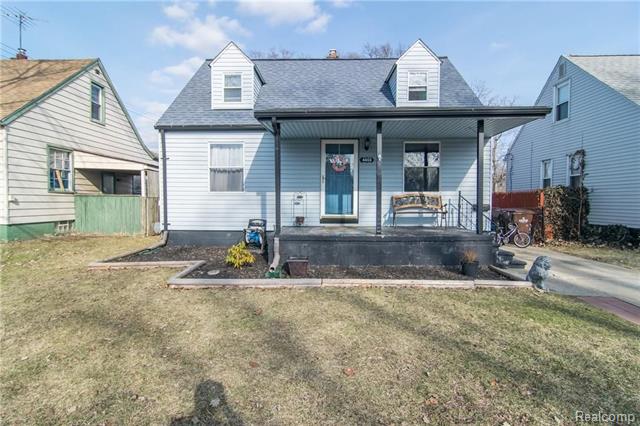 front view picture of 4655 Mildred St, Wayne, MI. 48184