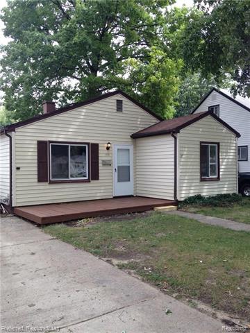 front view picture of 34560 Winslow St, Wayne, MI. 48184