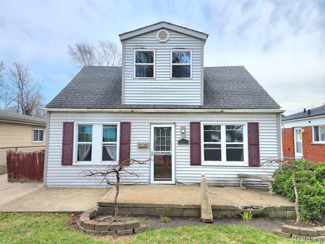 front view picture of 25511 Pennie, Dearborn Heights, MI. 48125
