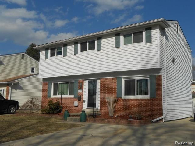 front view picture of 4803 Moore St, Wayne, MI. 48184