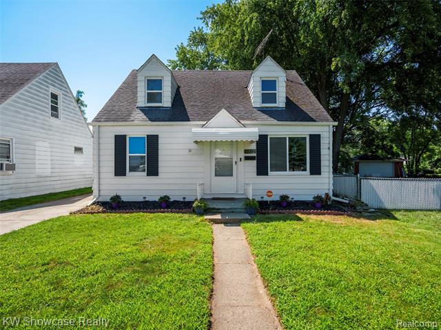front view picture of 25861 Powers, Dearborn Heights, MI. 48125