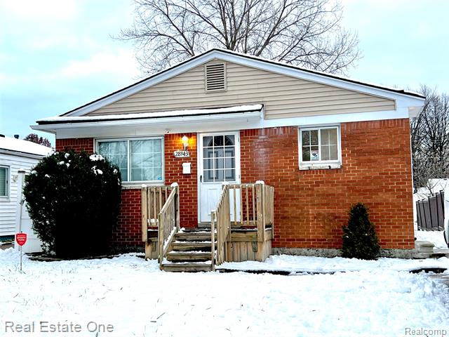 front view picture of 28943 Eton, Westland, MI. 48186