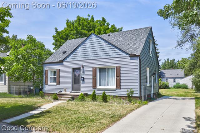 front view picture of 1150 W Marshall St, Ferndale, MI. 48220