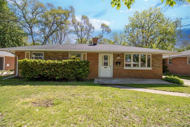 front view picture of 5041 Hayes St, Wayne, MI. 48184
