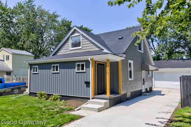 front view picture of 70 W Madge Ave, Hazel Park, MI. 48030