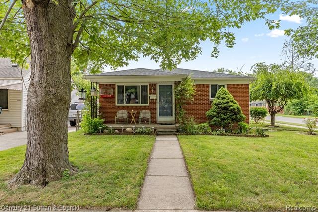 front view picture of 17127 Euclid, Allen Park, MI. 48101