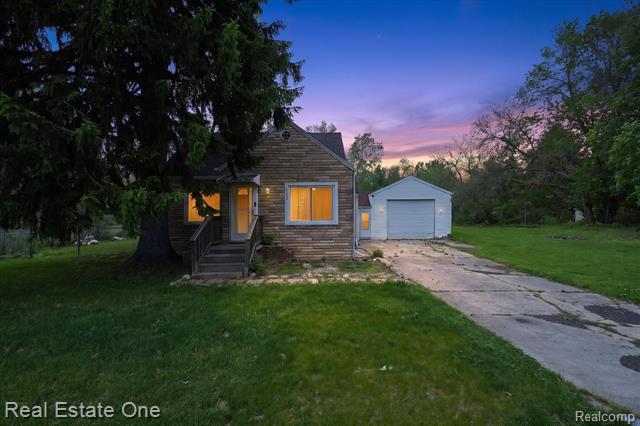 front view picture of 28304 Eton, Westland, MI. 48186