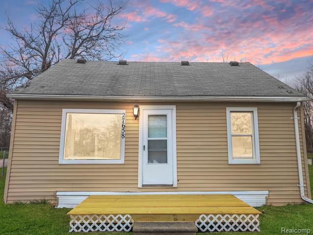 front view picture of 27658 Eton, Westland, MI. 48186