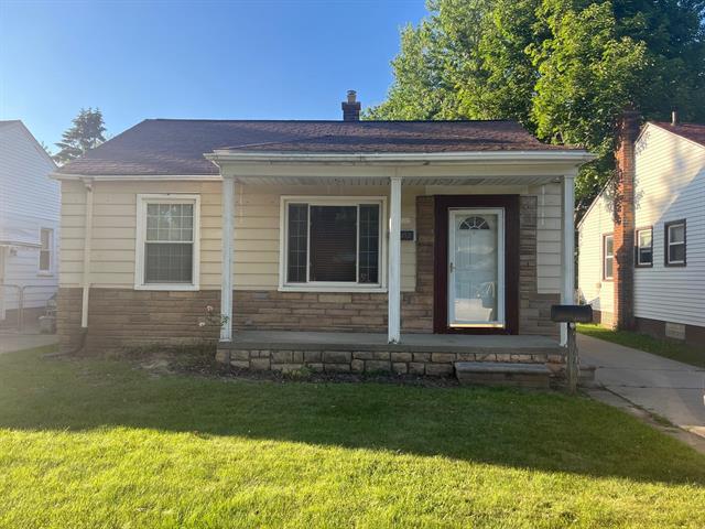 front view picture of 26252 Eton, Dearborn Heights, MI. 48125