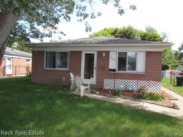 front view picture of 4839 Glenis, Dearborn Heights, MI. 48125