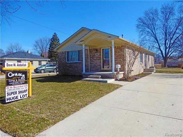 front view picture of 4981 Harding, Dearborn Heights, MI. 48125