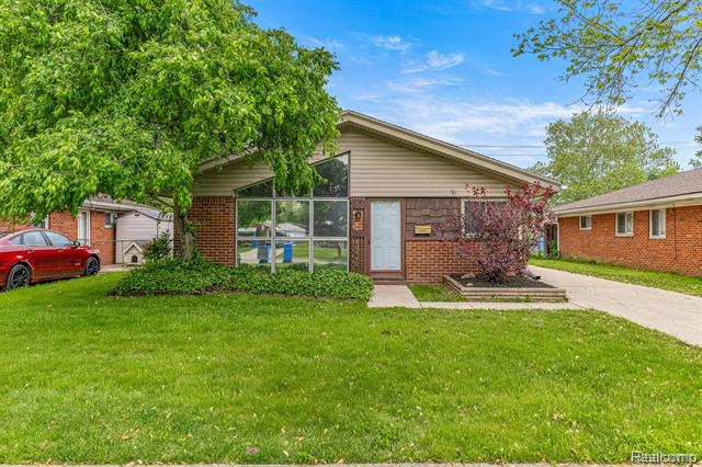front view picture of 4938 Lincoln, Dearborn Heights, MI. 48125