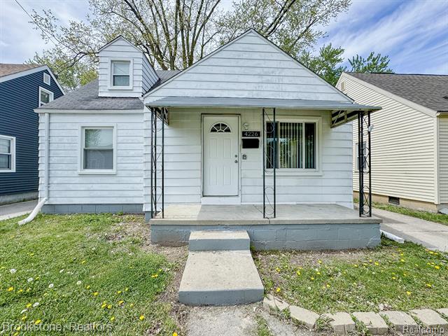 front view picture of 4226 Cadillac Ave, Wayne, MI. 48184