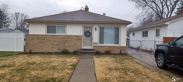 front view picture of 4670 Polk, Dearborn Heights, MI. 48125