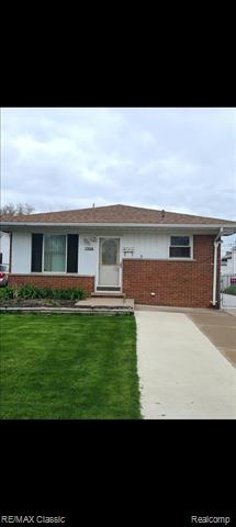 front view picture of 17438 Russell, Allen Park, MI. 48101