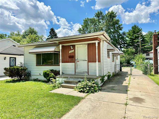 front view picture of 4936 Dudley, Dearborn Heights, MI. 48125