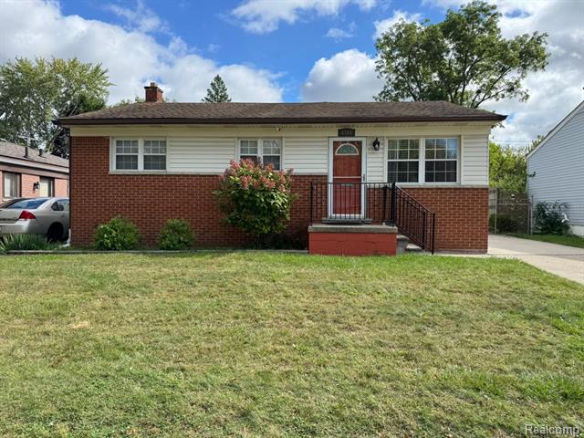 front view picture of 4761 Glenis, Dearborn Heights, MI. 48125