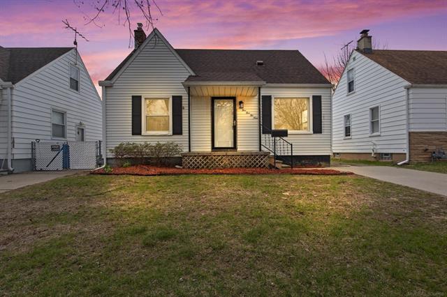 front view picture of 25529 Stanford, Dearborn Heights, MI. 48125