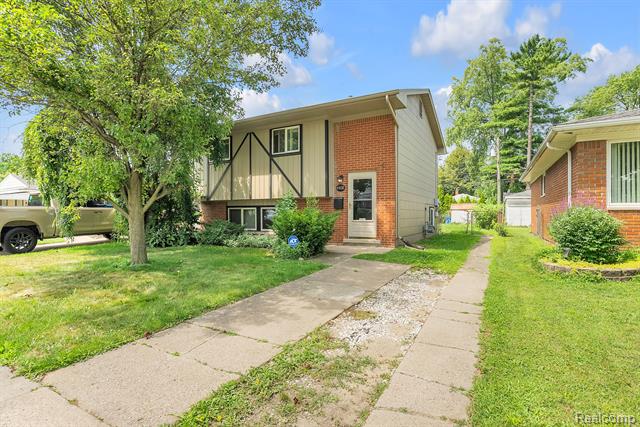 front view picture of 4408 Campbell, Dearborn Heights, MI. 48125