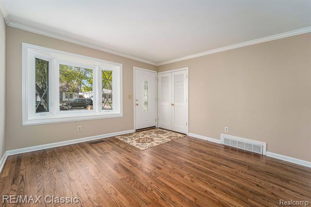 front view picture of 4445 Bedford, Dearborn Heights, MI. 48125