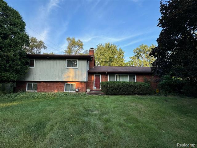 front view picture of 3649 John Hix Rd, Wayne, MI. 48184