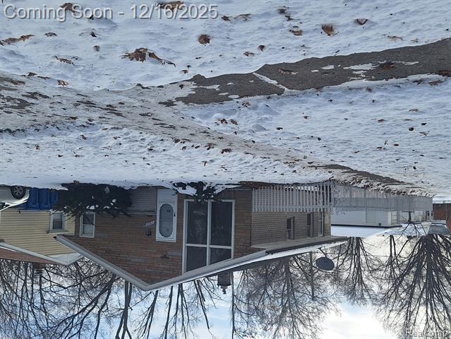 front view picture of 25007 Hopkins, Dearborn Heights, MI. 48125