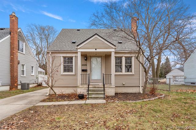 front view picture of 4505 Syracuse, Dearborn Heights, MI. 48125